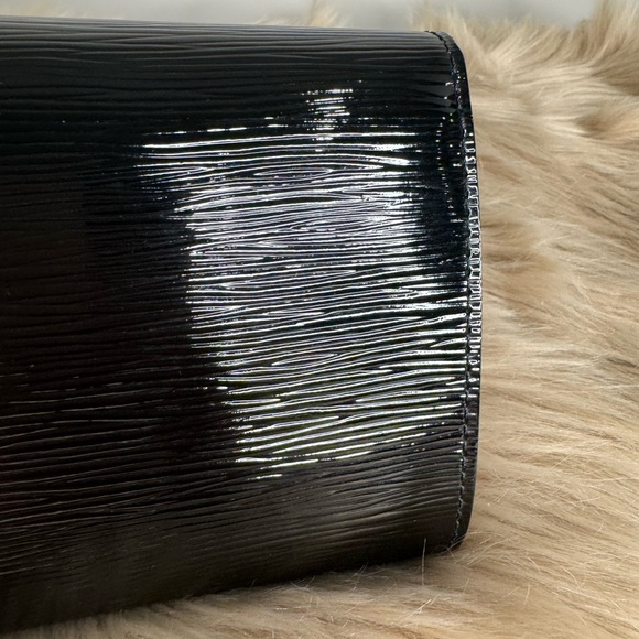 Authentic Louis Vuitton Louise PM Epi Electric Black Leather Shoulder/Clutch - Picture 7 of 12